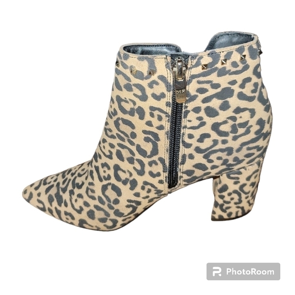 MARC FISHER Studded Leopard Animal Print Side Zip Ankle Heel Booties Sz 5.5 - Picture 5 of 5